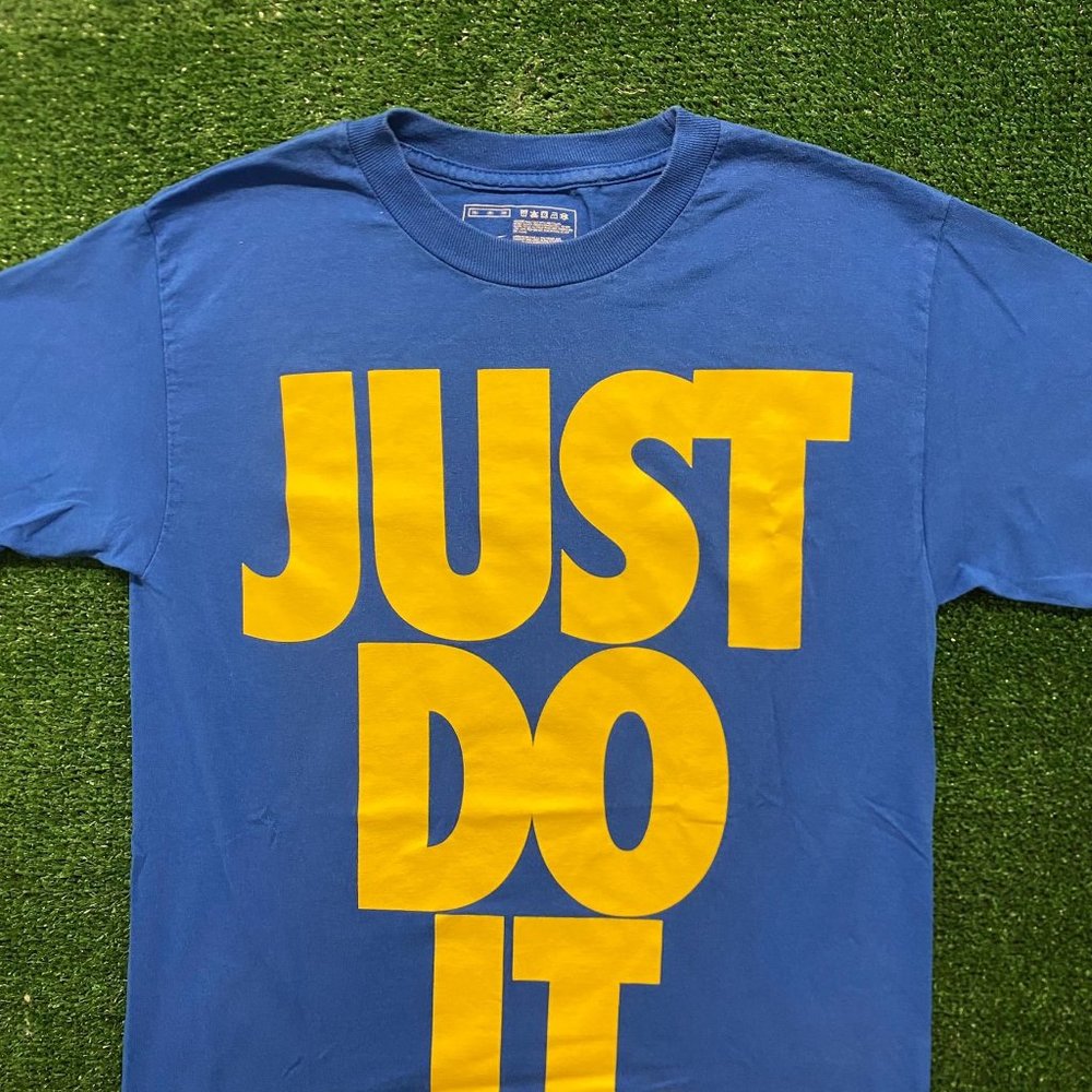 Nike Basic Essential Vintage Big Print T-Shirt - image 2